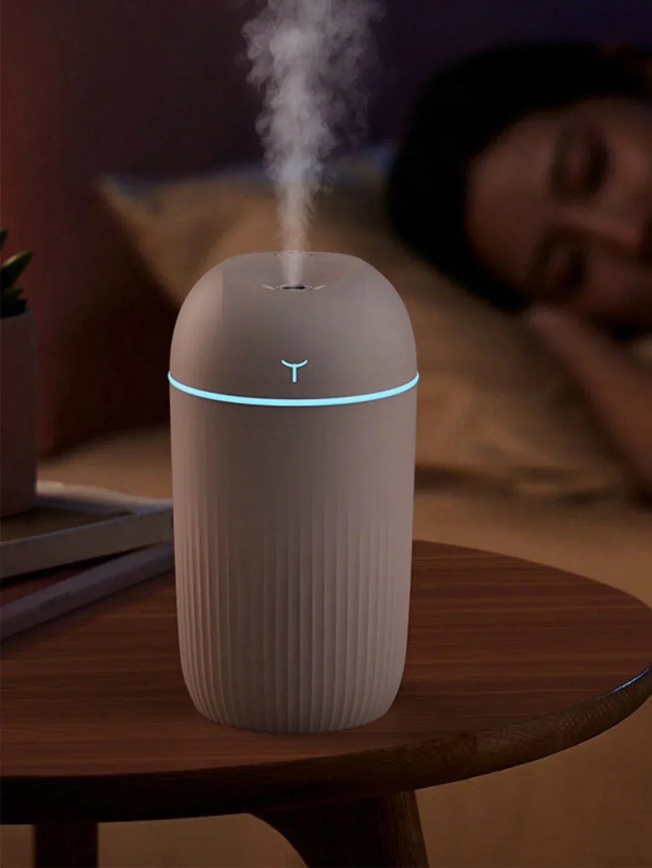 Portable Cup Spray Humidifier, 420ml White, Single Spray Aromatic Essential Oil Diffuser for Automotive. USB Air Humidifiers.